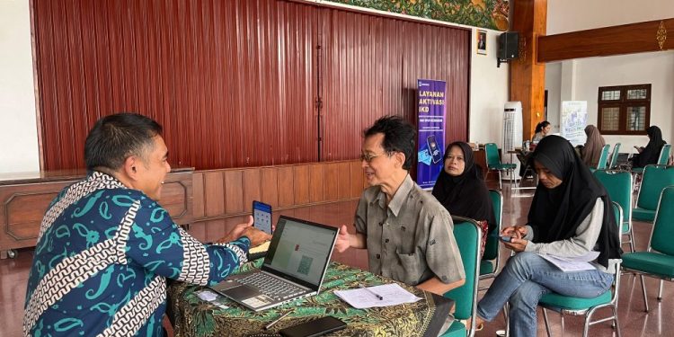 91 Warga Caturtunggal Ikuti Layanan Terpadu IKD dan BPJS Kesehatan