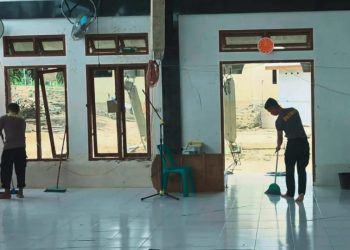 Brimob Polda Sumut Lakukan Perbaikan Masjid di Tapanuli Selatan Sambut Ramadan