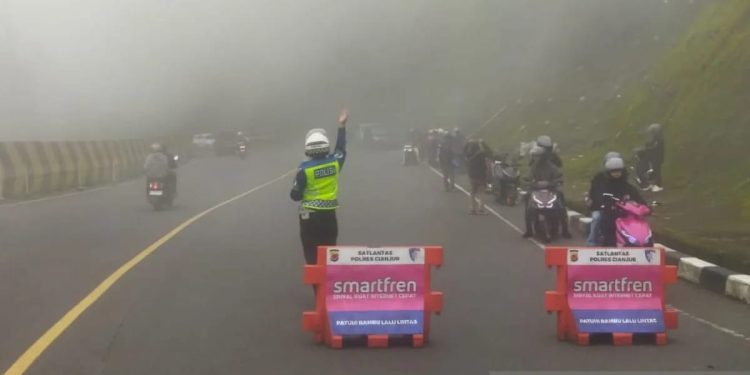 Polres Cianjur Terapkan Sistem Satu Arah untuk Atasi Lonjakan Kendaraan saat Libur Imlek