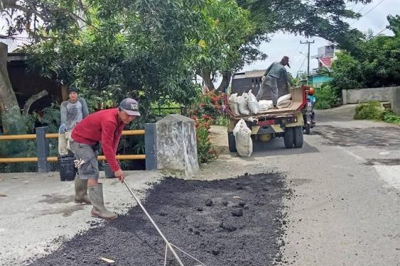 Pemkab Pinrang Lakukan Perbaikan Jalan Briptu Suherman untuk Tingkatkan Keselamatan