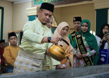 Wali Kota Pekanbaru Ziarah ke Makam Pendiri Kota Menjelang Ramadan