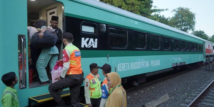 Kereta Petani dan Pedagang Layani 11.428 Penumpang, Cikeusal Jadi Pusat Aktivitas