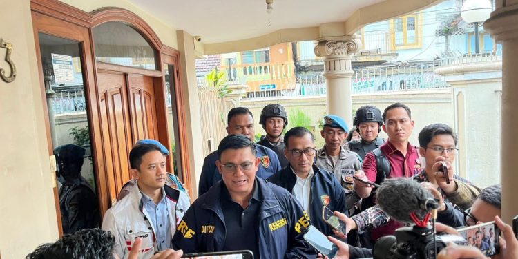 Polri Lakukan Penggeledahan Terkait Kasus TPPU Tambang Emas Ilegal di Jawa Timur