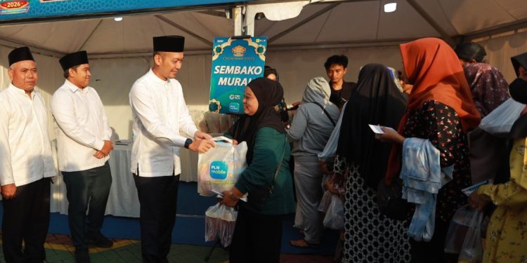 PLN Gelar Acara Cahaya Ramadan dan Bagikan Mobil Listrik di Gresik