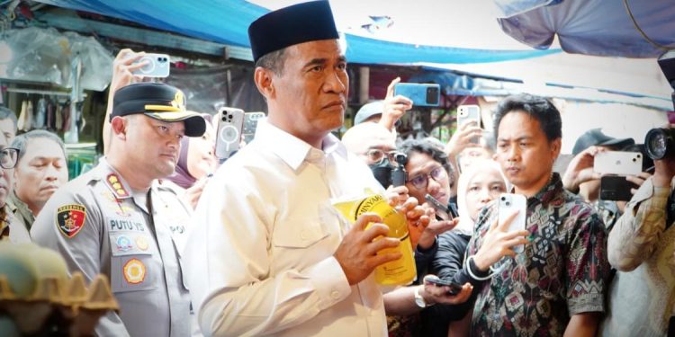 Mentan Tegaskan Minyak Goreng Harus Terjangkau dan Tersedia