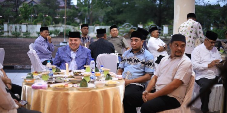 Bupati Nagan Raya Hadiri Silaturahmi dan Buka Puasa Bersama DPRK