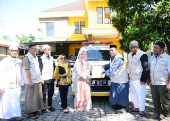 Wakil Gubernur Gorontalo Serahkan Ambulans untuk Wahdah Islamiyah