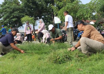 ASN Blora Bersatu dalam Aksi Kerja Bakti di Lapangan Kridosono
