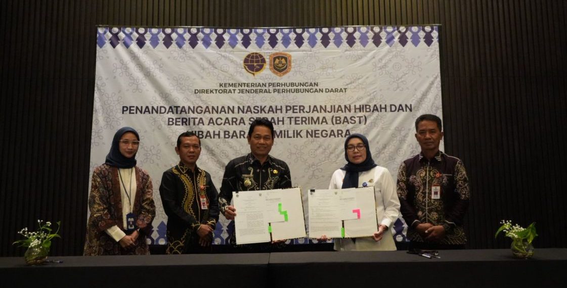 Kabupaten Balangan Terima Hibah Bus Sekolah dari Kemenhub