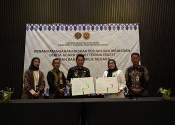 Kabupaten Balangan Terima Hibah Bus Sekolah dari Kemenhub