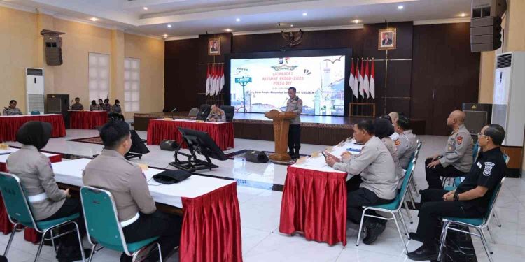 Personel Polda DIY mengikuti kegiatan Latihan Pra Operasi (Latpraops) Ketupat Progo 2026 di Gedung Anton Soedjarwo Polda DIY, Rabu (4/3/2026)