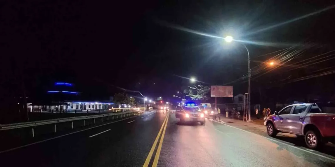 Petugas kepolisian melakukan olah tempat kejadian perkara di Jalan Wates–Yogyakarta, depan Pasar Baru Sentolo, Kulon Progo, Minggu (1/3/2026) dini hari.