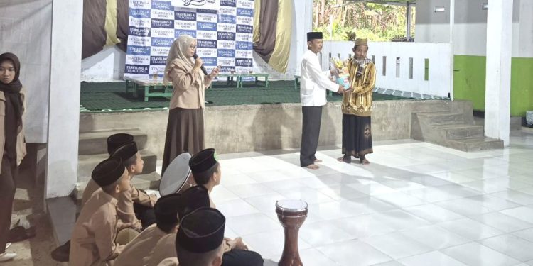 Pemprov Gorontalo Puji Komitmen Komunitas 1000 Guru dalam Pendidikan