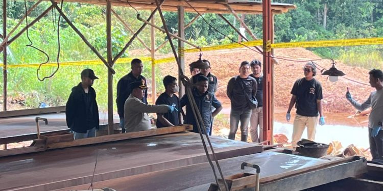 Polisi Ungkap Penambangan Ilegal dan Penyelundupan Timah ke Malaysia, Tujuh Orang Ditangkap