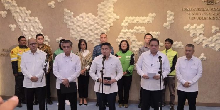 Menko Airlangga Tegaskan THR Lebaran Harus Dibayar Penuh Sebelum H-7