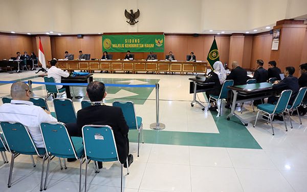 Hakim DD Diberhentikan Tetap dengan Hak Pensiun Akibat Pelanggaran Etik