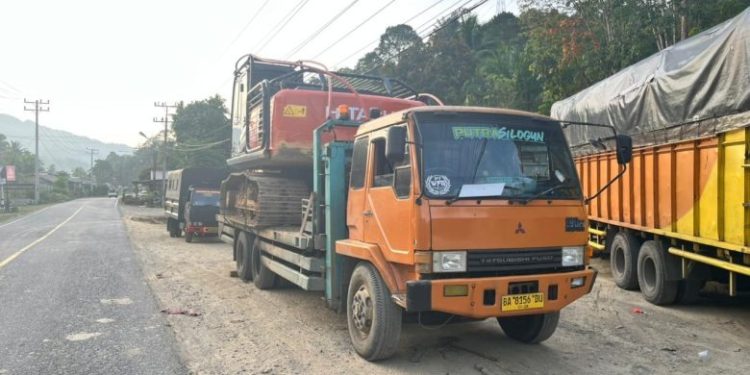 Polda Sumut Amankan Dua Ekskavator dari Tambang Emas Ilegal di Mandailing Natal