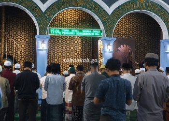 Masjid Agung Tuban Selenggarakan Salat Gerhana, Jamaah Didorong Tingkatkan Doa dan Sedekah