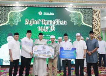 Pemkab Barito Kuala Salurkan Bantuan Rp25 Juta untuk Masjid di Cerbon dan Bakumpai