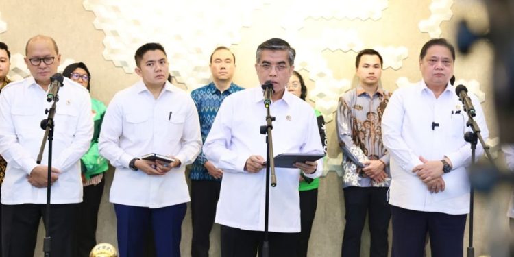 Menaker Pastikan THR 2026 Harus Dibayar Penuh Tanpa Cicilan