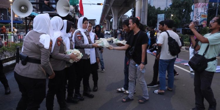 Polda Metro Jaya Terapkan Pendekatan Humanis dalam Pengamanan Aksi Mahasiswa Selama Ramadhan