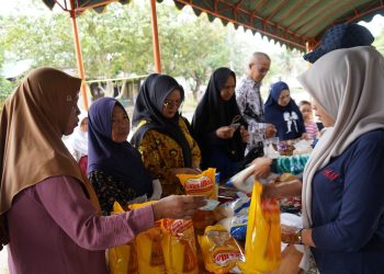 Pasar Murah di Desa Mampari Bantu Warga Penuhi Kebutuhan Pokok