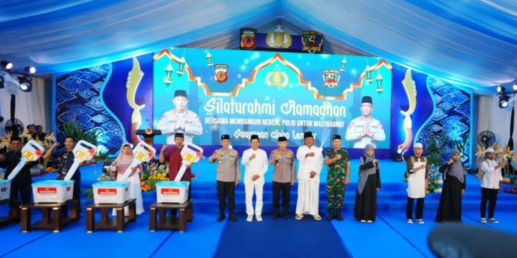 Kapolri Berikan Penghargaan atas Program Renovasi Rumah di Jawa Barat