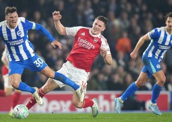 Arsenal Pertahankan Posisi Puncak Premier League Usai Menang Tipis atas Brighton