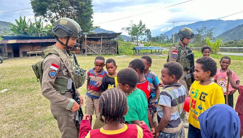Pendekatan Humanis Satgas Damai Cartenz di Kulirik Tingkatkan Keamanan