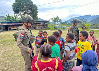 Pendekatan Humanis Satgas Damai Cartenz di Kulirik Tingkatkan Keamanan