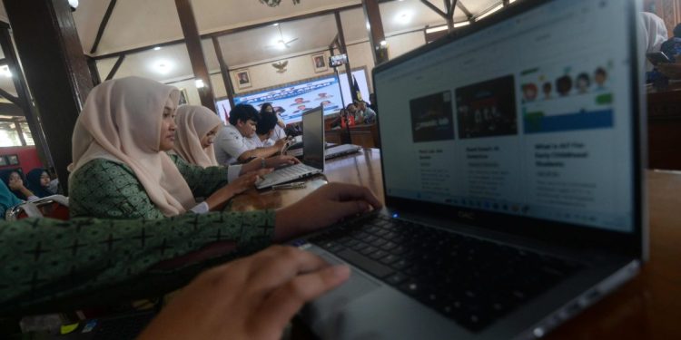 Pendekatan Hibrida dalam Regulasi Internet Dianggap Cocok untuk Indonesia