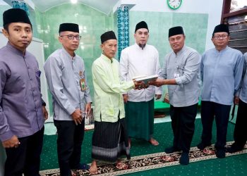 ASN Banyuwangi Sumbangkan Mushaf Al-Qur’an untuk Pendidikan Mengaji