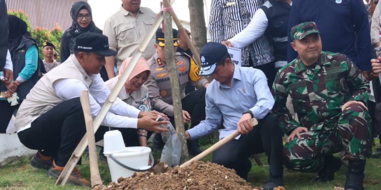 Menteri Lingkungan Hidup Dorong Pengelolaan Sampah di Bojonegoro
