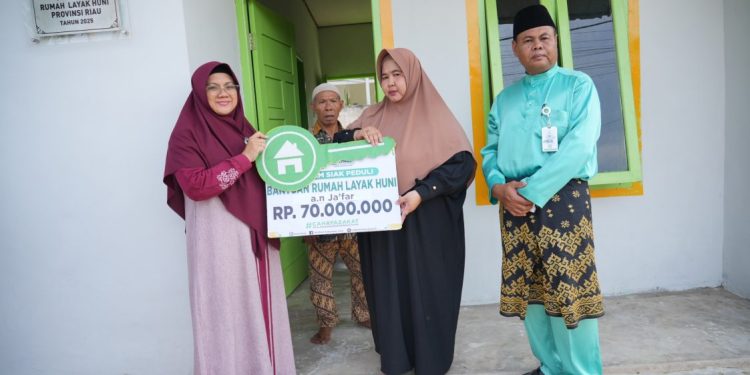 Bupati Siak Distribusikan Rumah Layak Huni dari Baznas