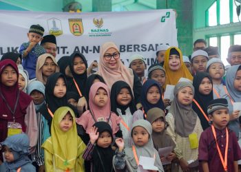 Wali Kota Banjarbaru Salurkan Santunan kepada Anak Yatim di Bulan Ramadan