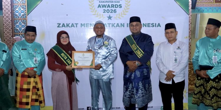 Bupati dan Wakil Bupati Siak Resmi Menjadi Duta Zakat