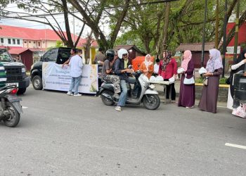 Dinas Kumperindag Gorontalo Distribusikan Takjil di Perbatasan Kota