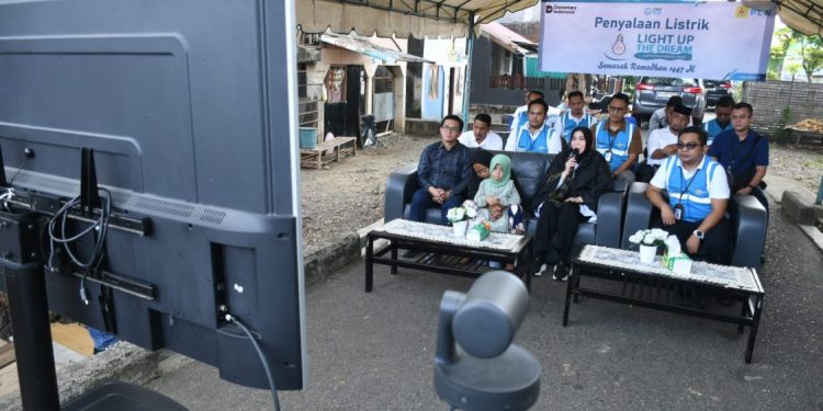 Program Light Up The Dream Terangi Rumah Warga Kurang Mampu di Banda Aceh