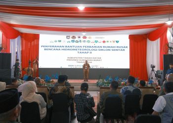 Pemkab Tanah Datar dan BNPB Salurkan Bantuan untuk Rumah Rusak Akibat Bencana