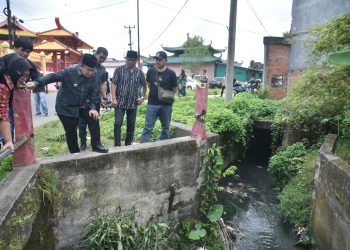 Wali Kota Jambi Pantau Kondisi Drainase di Cempaka Putih untuk Cegah Banjir