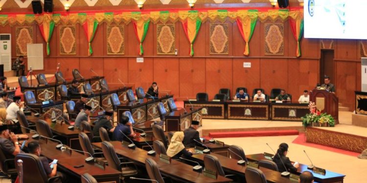 Pemprov Riau Sampaikan LKPJ 2025 di DPRD, Fokus pada Evaluasi Pemerintahan