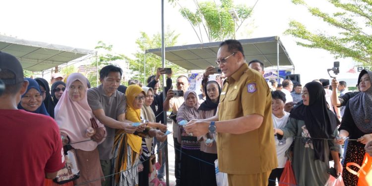 Gubernur Gorontalo Gelar Pasar Murah untuk Stabilkan Daya Beli Warga