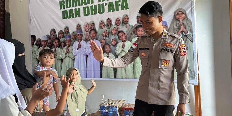 Kehangatan Satgas Damai Cartenz di Tengah Anak-Anak Mimika