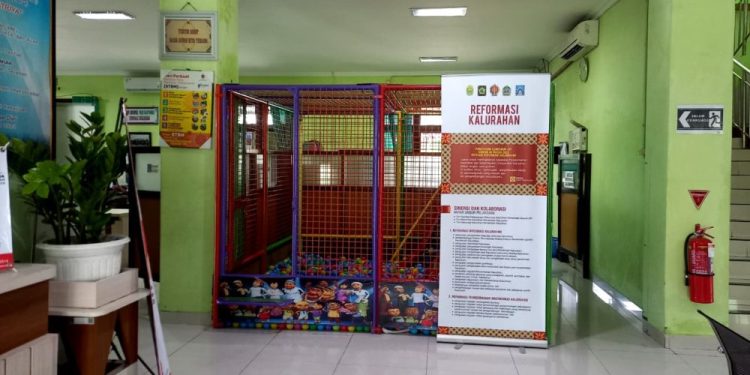 Kantor Kapanewon Gamping Hadirkan Kolam Mandi Bola untuk Tingkatkan Pelayanan Publik