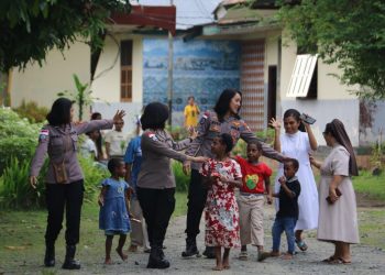 Satgas Damai Cartenz Berikan Bantuan Sosial untuk Santri dan Anak Panti di Jayapura