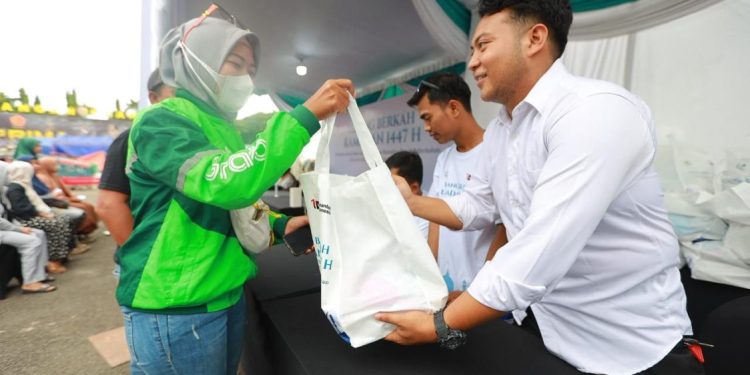 PLN Jawa Timur Kumpulkan Rp84 Juta untuk Sambungan Listrik Warga Prasejahtera