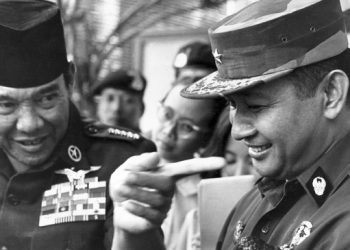 Menguak Kontroversi Supersemar: Penyerahan Kekuasaan atau Penyalahgunaan Perintah?