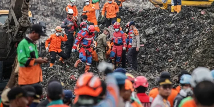 Tragedi Bantargebang: Tanda Bahaya untuk Sistem Pengelolaan Sampah