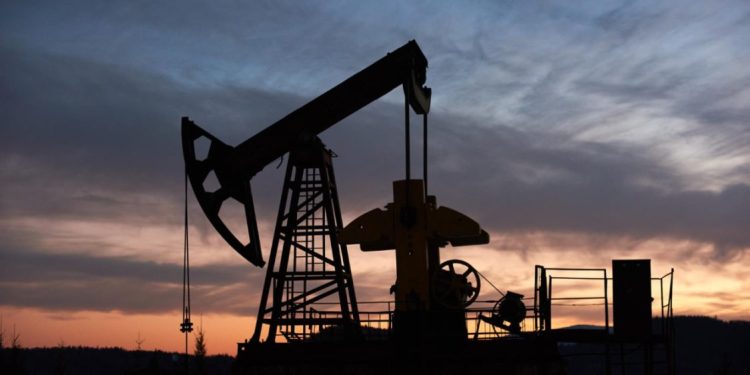 Kenaikan Harga Minyak Dunia Dorong Pengembangan Energi Terbarukan di Indonesia