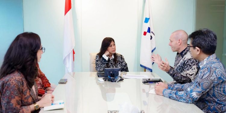 Meta Bahas Kepatuhan Regulasi dengan Menkomdigi Indonesia